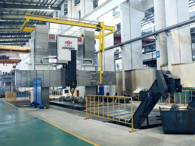 Huzhou Press quality control - Inspecting large-scale hydraulic press components