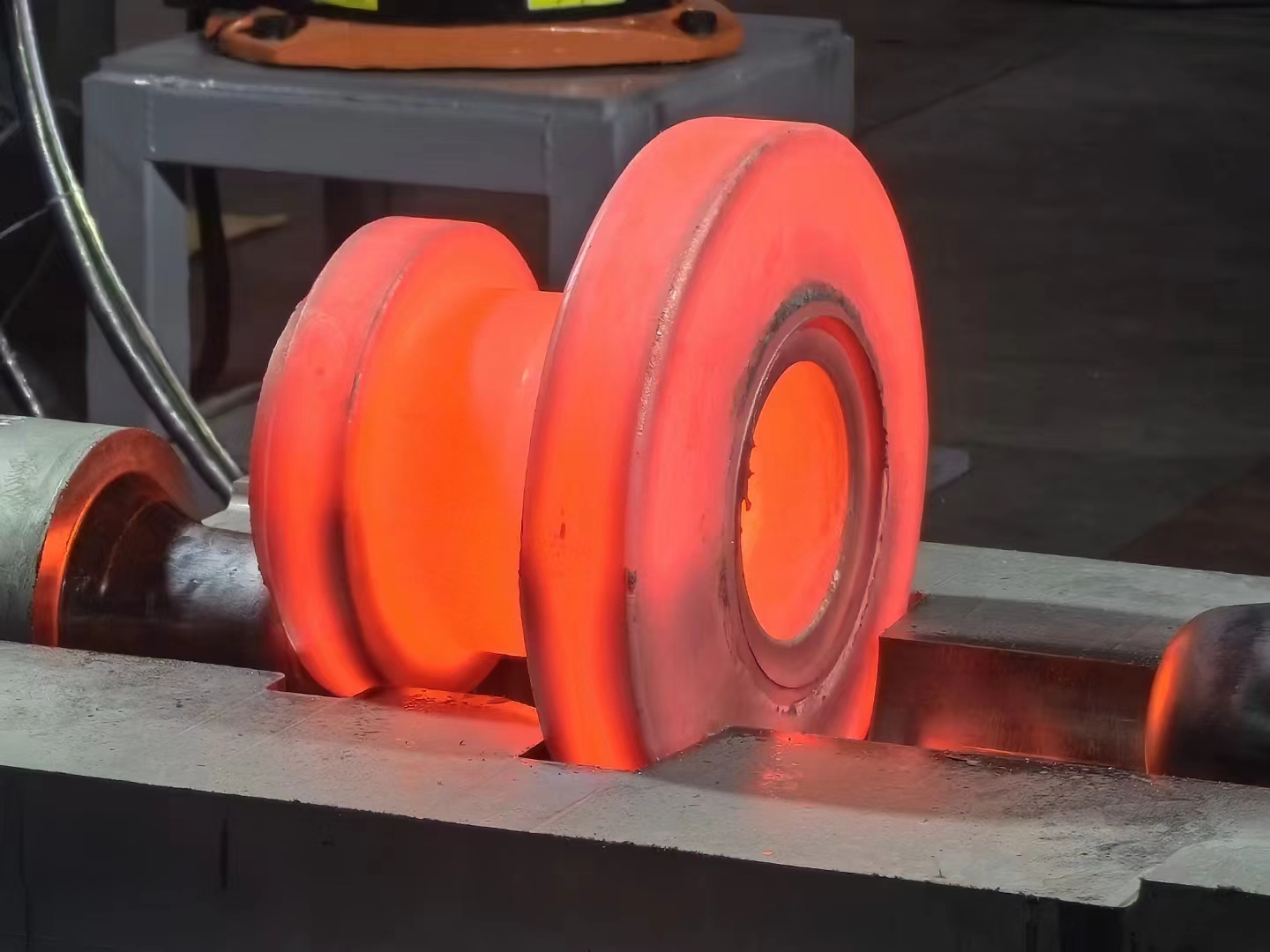 Robotic transfer system feeding a press line